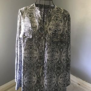 LAURA SCOTT. Women’s Botton up blouse. Size 1X